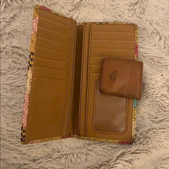 Multi color Fossil wallet - Picture 2 of 3